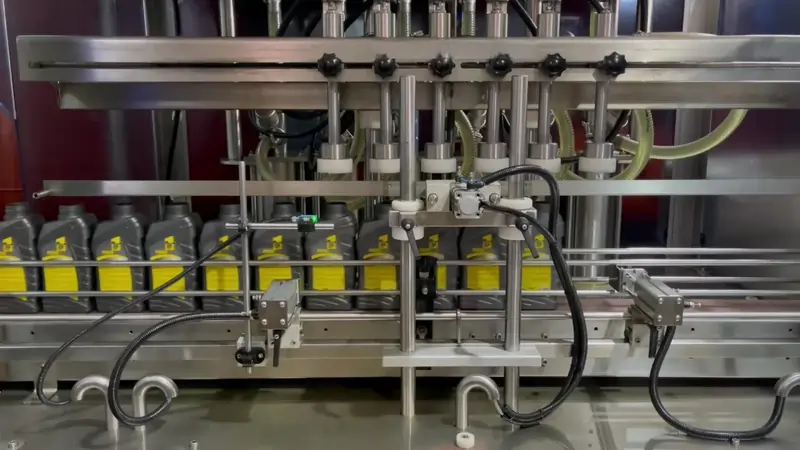 دستگاه پرکن مایعات برای صنعت خودرو